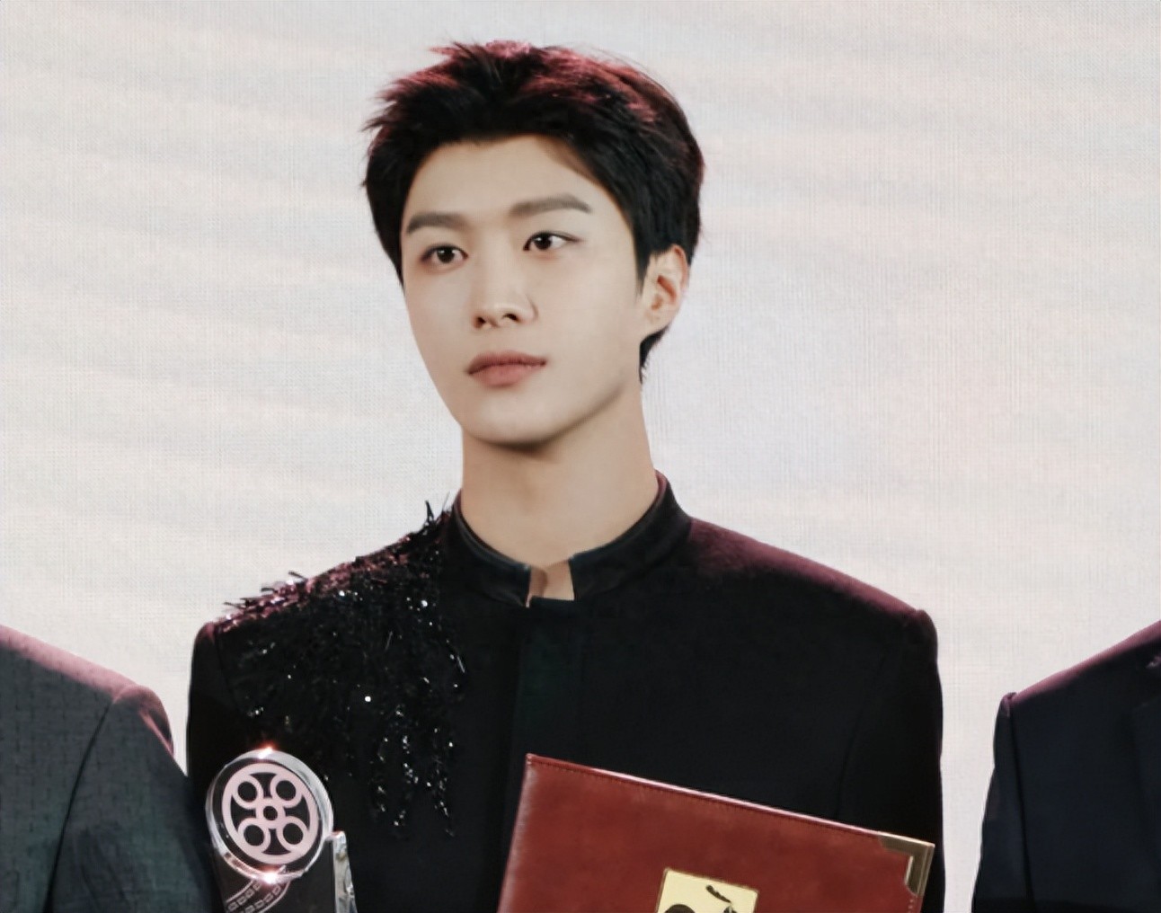 和贾玲生子传闻真相大白2年，25岁范丞丞突传喜讯，终于等到这天