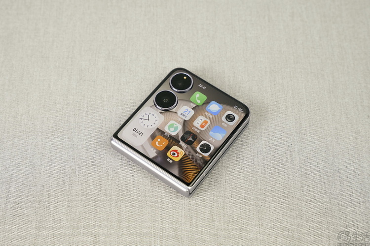 到了2025年，“小折疊”比過去好用了嗎