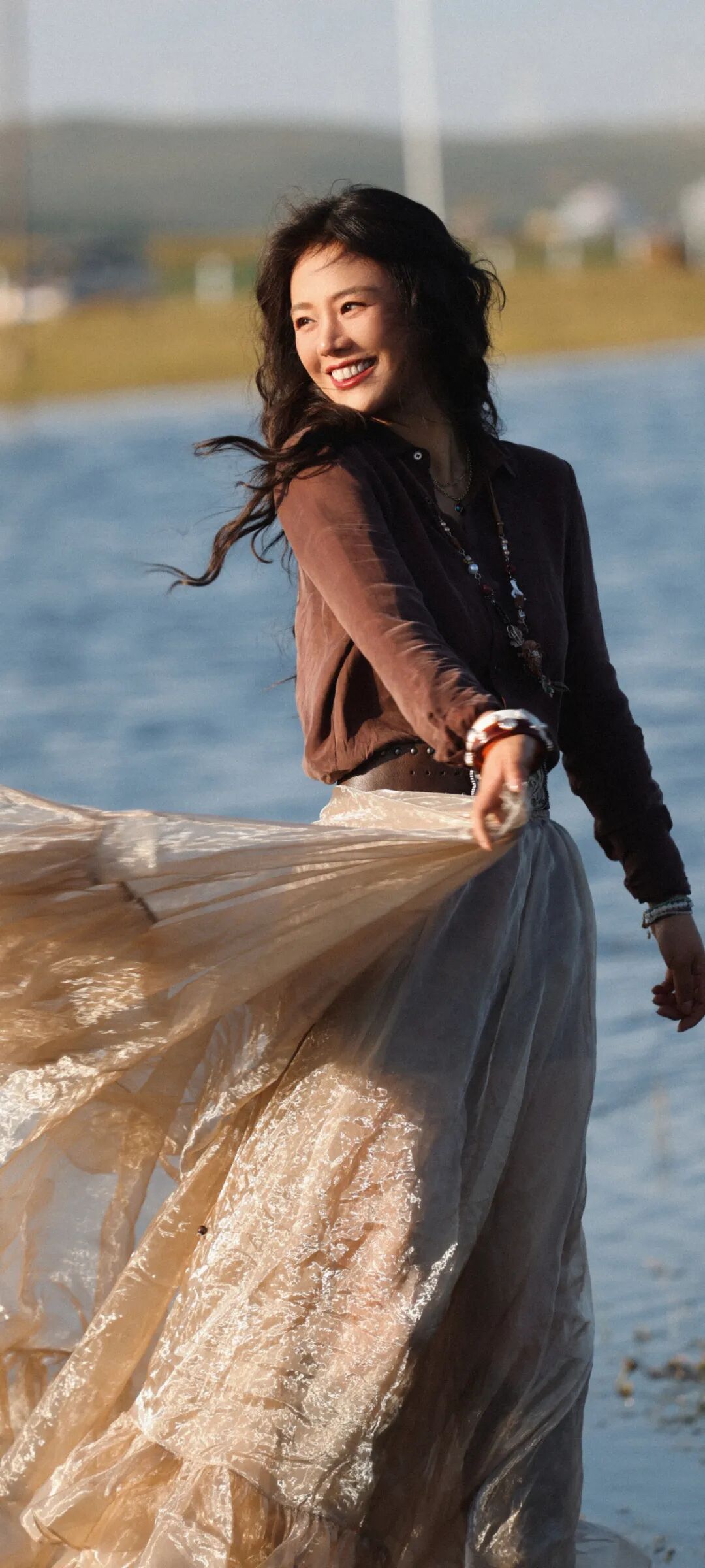 马思纯，草原漫步