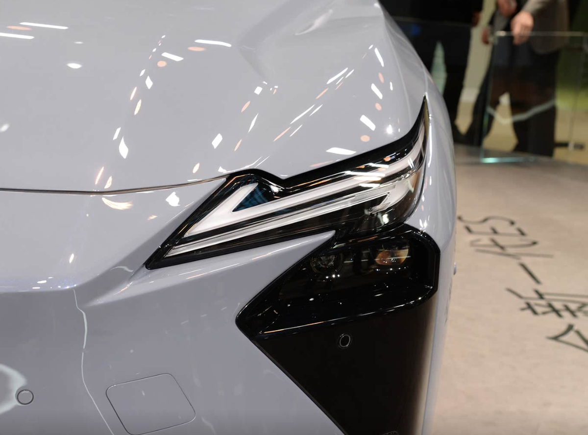 内饰不输新势力，未来还要国产化？全新一代雷克萨斯ES能否成功？