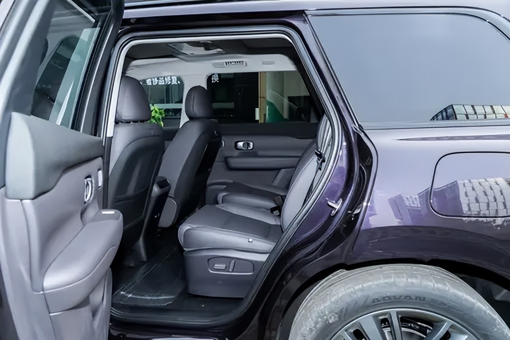 6座家用SUV?2.5K大屏+华为HiCar,续航1095km有多香