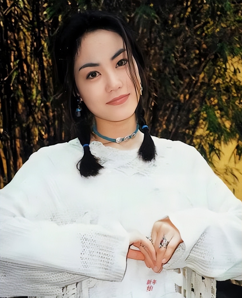 王菲估计要“坐不住”了！不是因为谢霆锋，而是54岁的前夫李亚鹏，又出事了？