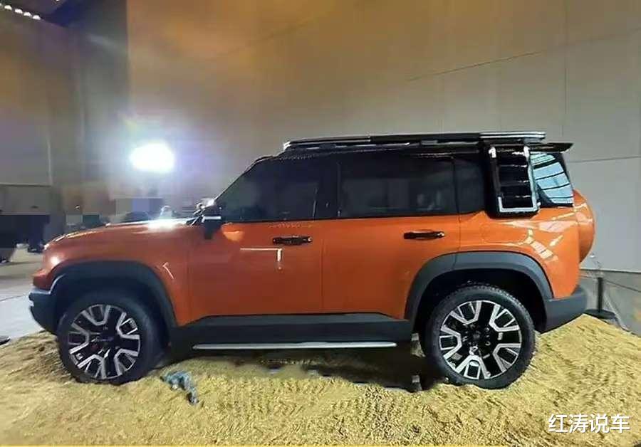 吉利全新SUV现身，命名“银河战舰”，方盒子造型，非承载式车体