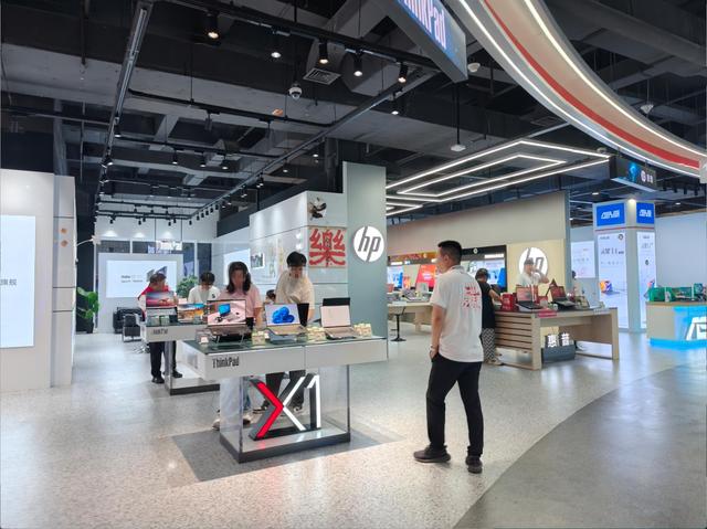 走訪了全國三座數碼城，我發現這屆年輕人很難再被「忽悠」了