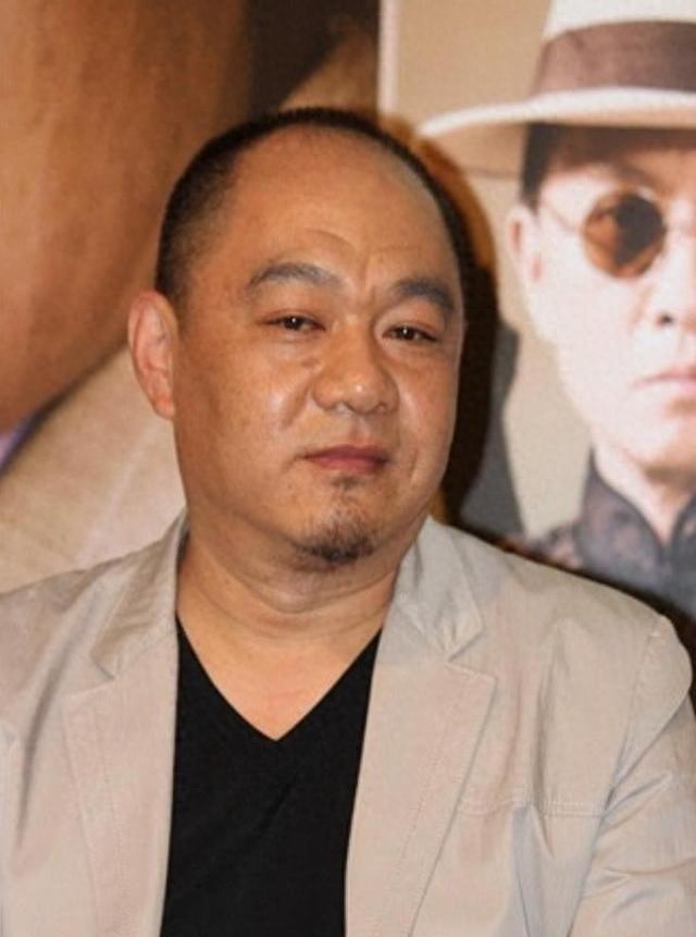 离婚22年，前妻嫁给杜志国为妻，他至今孤身一人，62岁又胖又老