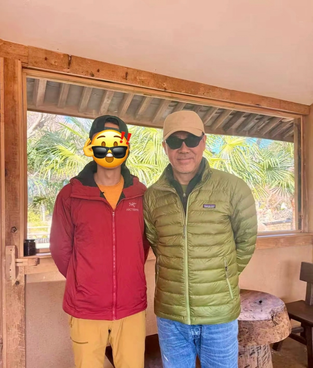 演员刘青云和老婆游云南，61岁老态尽显，郭蔼明身材保持得很好