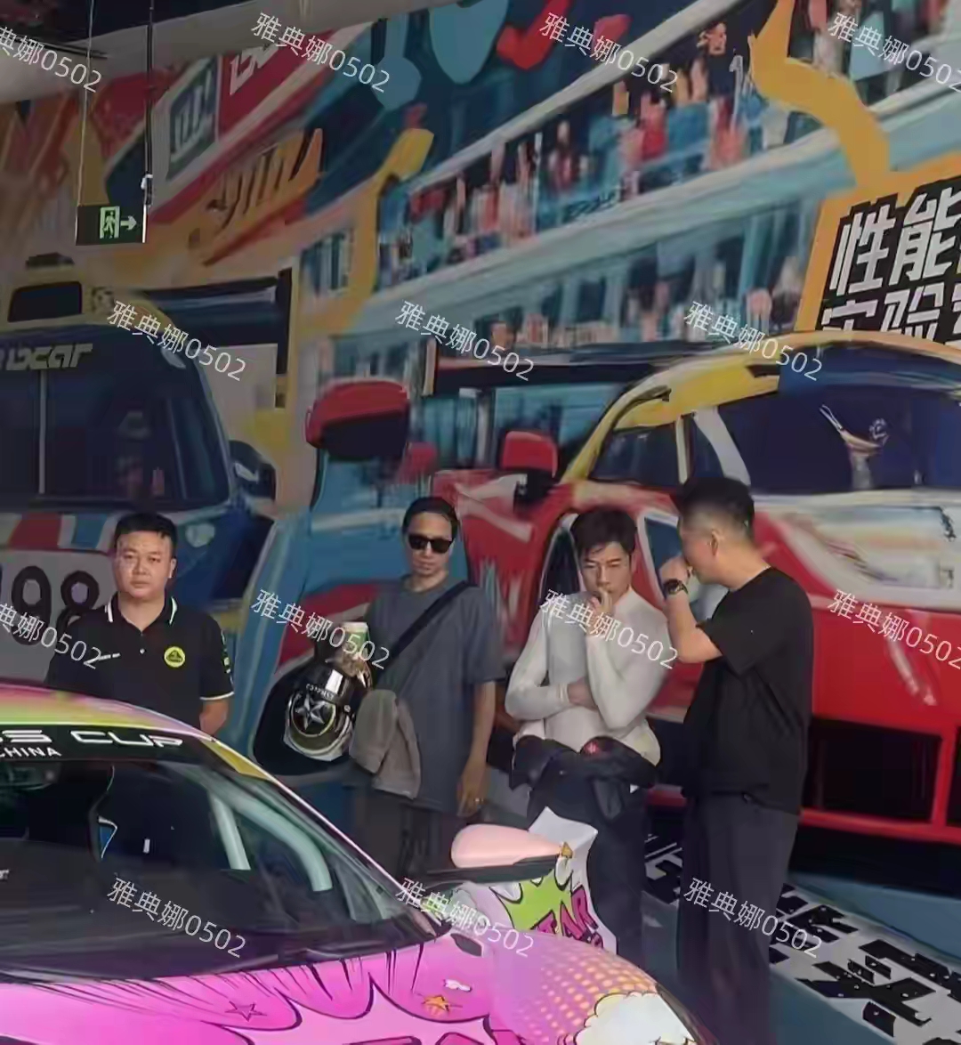 郭富城现身机场贵宾室竟无人识, 本人就是个毫不起眼的小个老头!