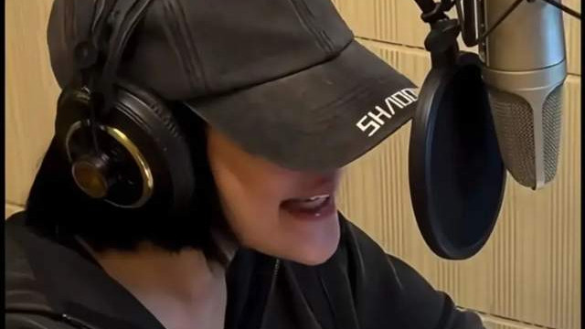 小S录制烟花秀宣传片，具俊晔陪伴在侧，小姨子哽咽他神情紧张