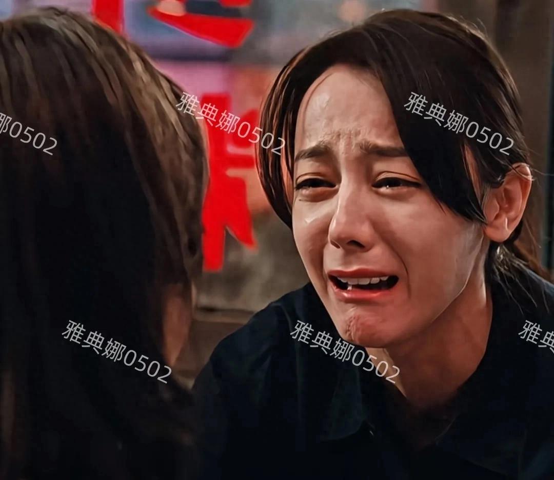迪丽热巴在剧中眼睛都哭肿了，但她五官乱飞用力过猛并不觉得感人
