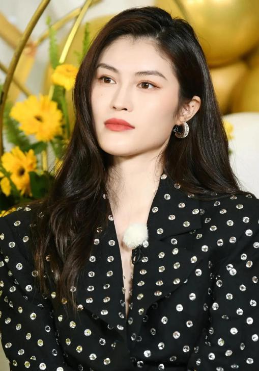 陈伟霆官宣生子不到24小时，何穗被扒底朝天，有婚史只是冰山一角