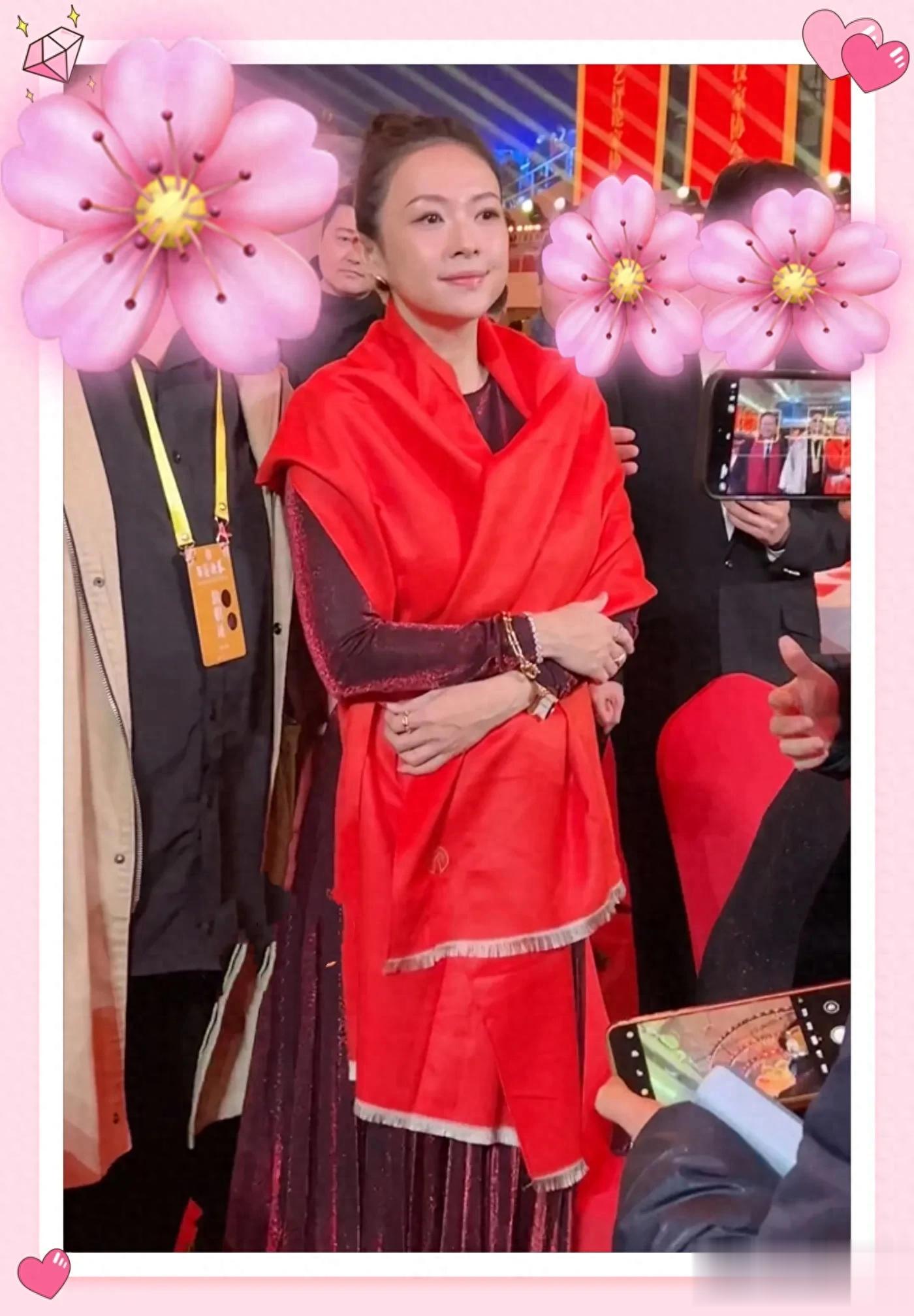 章子怡出席活动，脸部饱满，状态回春，网友：胖了，有点像倪萍！