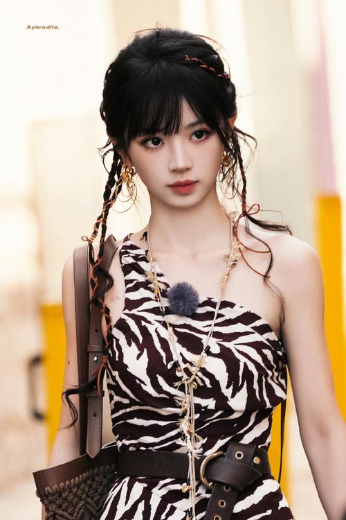 遇见田曦薇,像遇见一颗会笑的多面宝石