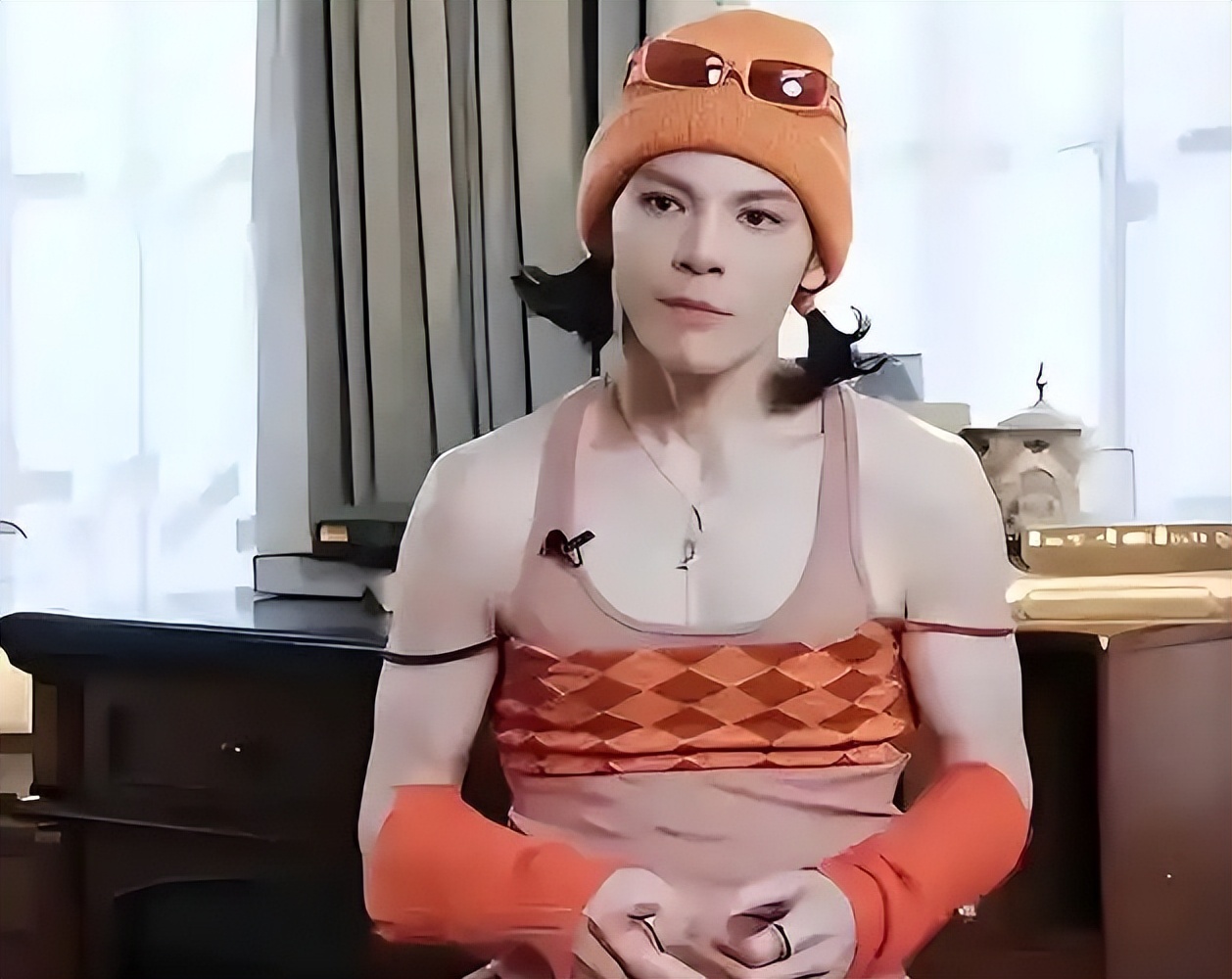 美男变大姨？又一明星步入苏有朋后尘，这些男星的畸形审美太离谱