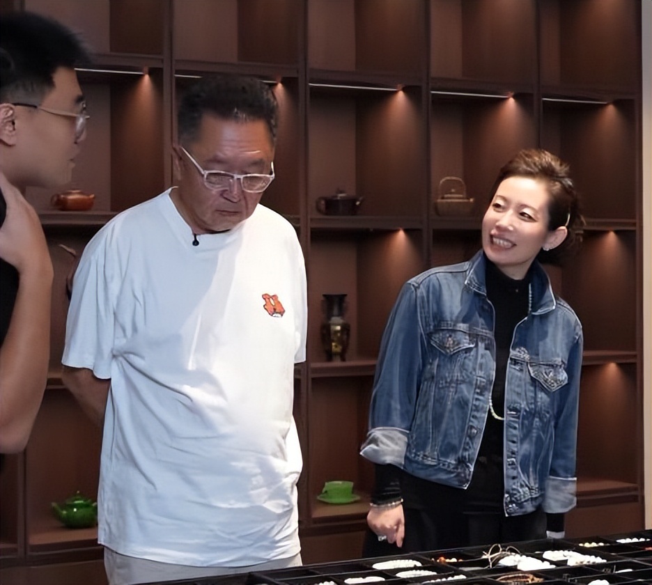 于谦财务暴雷仅2天，更多内幕被扒，原来孙越吴京都没能“逃脱”