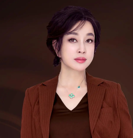 偷漏税风波没结束,就突传刘晓庆6月29日凌晨离世,本人紧急发声