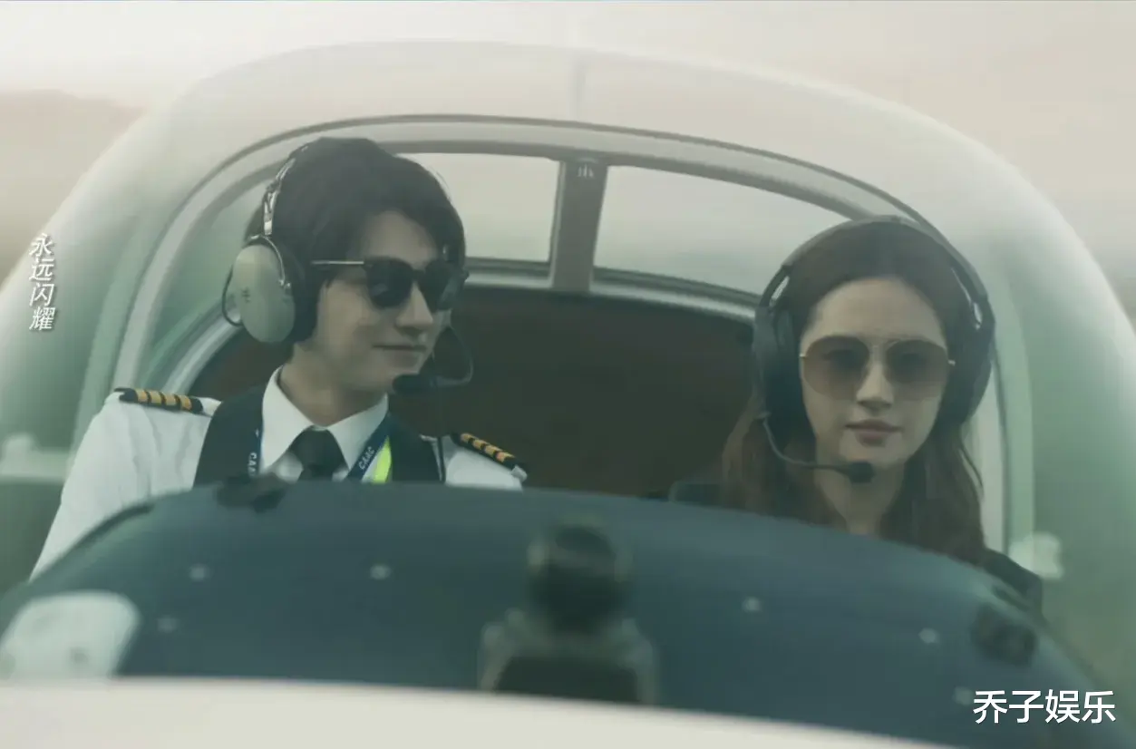 同演“老牛吃嫩草”，把45岁姚晨与38岁刘亦菲放一起看差别出来了