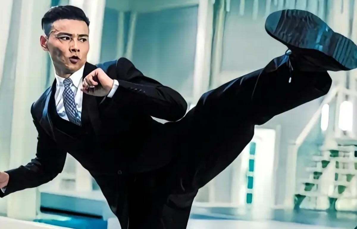 面相变了！52岁蔡少芬为钱四处奔波累到脱相，被王晶嘲讽不上进