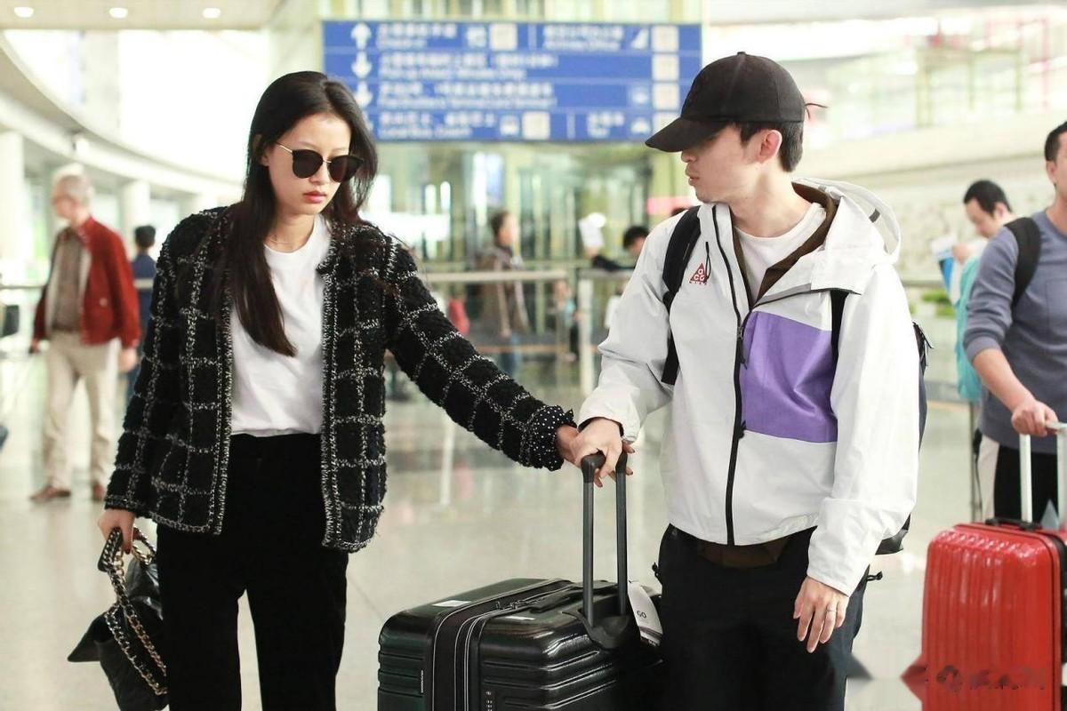 坐没坐相、吃没吃相，看到孙怡的举动，才明白王京花为何看不上她