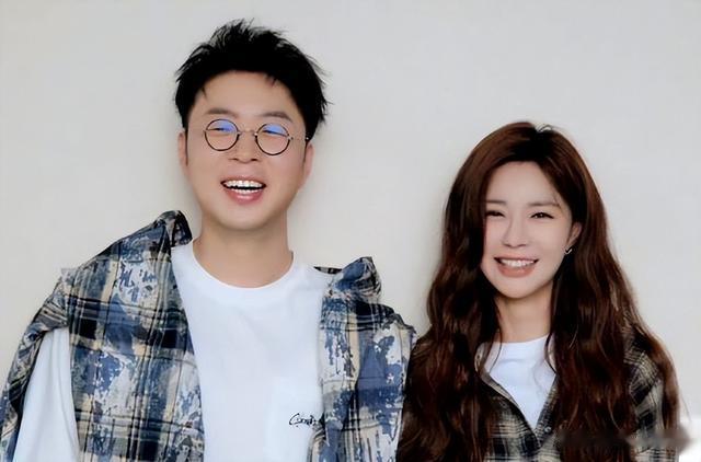 杜海涛晒老婆做饭背影，沈梦辰穿着睡衣炒土豆丝，做的菜都很清淡