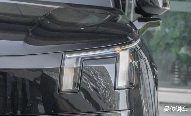 吉利王牌SUV震撼登场，车长超5米2，三电机驱动续航突破1400公里