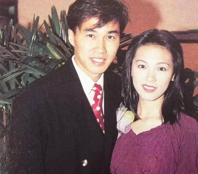 亚视“电视先生”当红时退圈外闯,东莞做直播,曾被误会婚内出轨