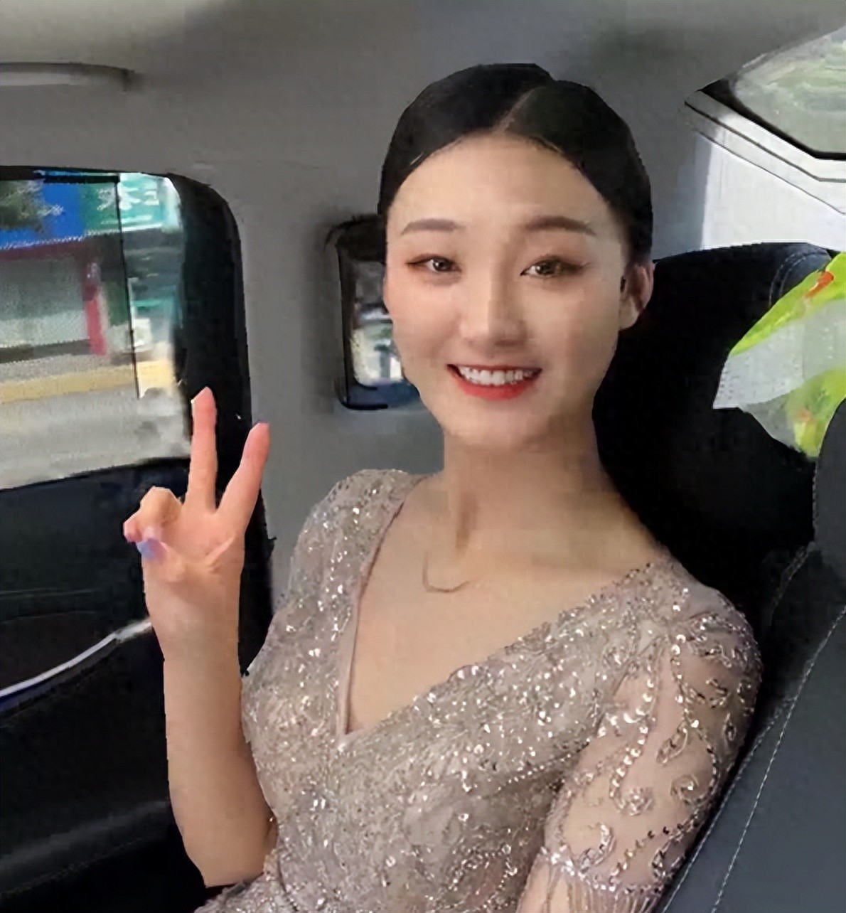 爬得越高摔得越惨,大衣哥前儿媳创业失败,离婚四年陈亚男再发声