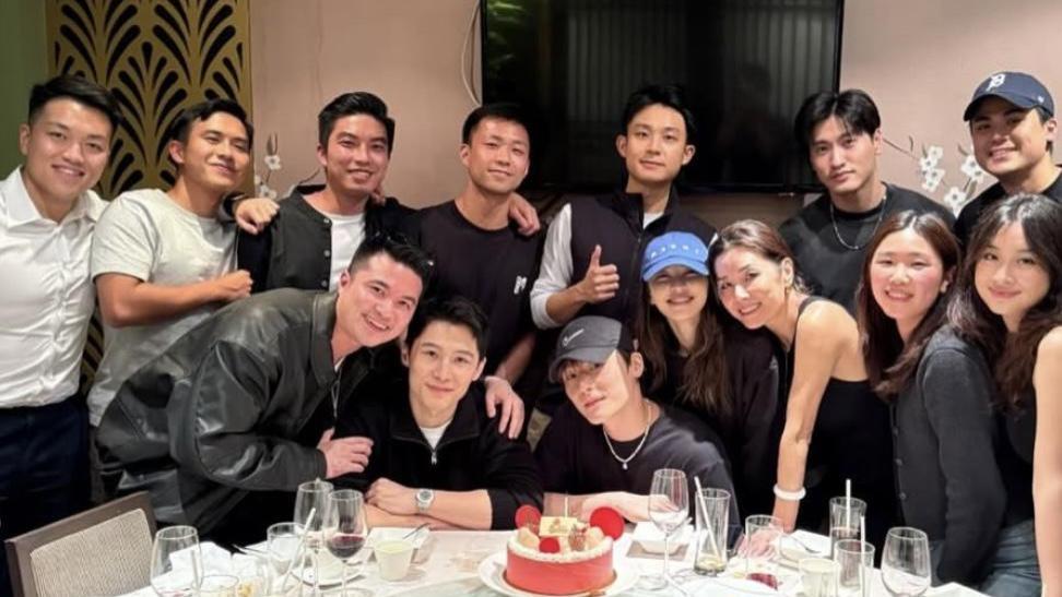 汤镇业双胞胎儿子30岁生日，51岁姜坤现身仍年轻优雅