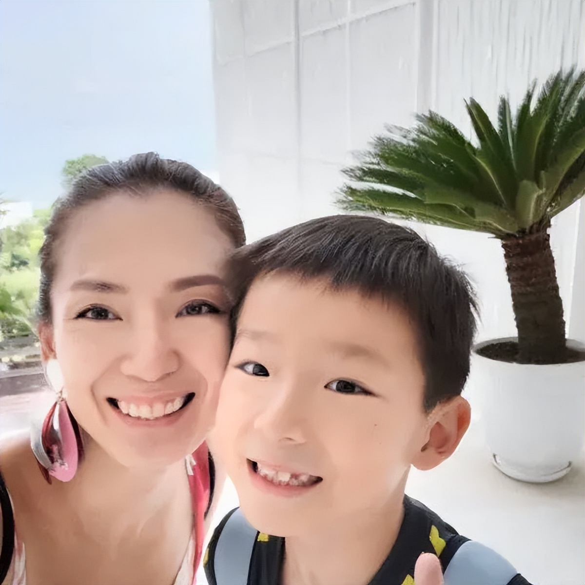 红极一时的4位新加坡美人现状：破产，一生无子，被病痛折磨