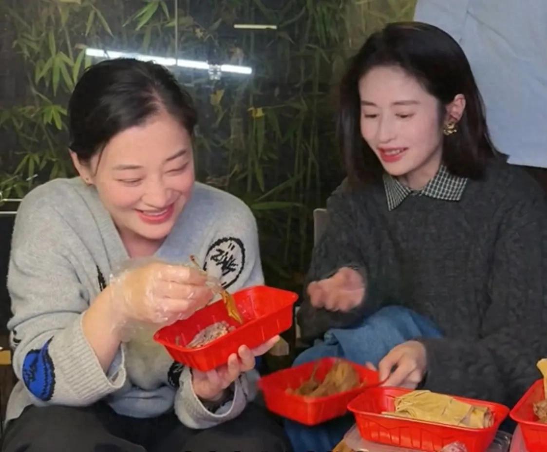 梅婷请颖儿来别墅吃饭，梅婷公婆种了一大片地，她老公很会做饭！