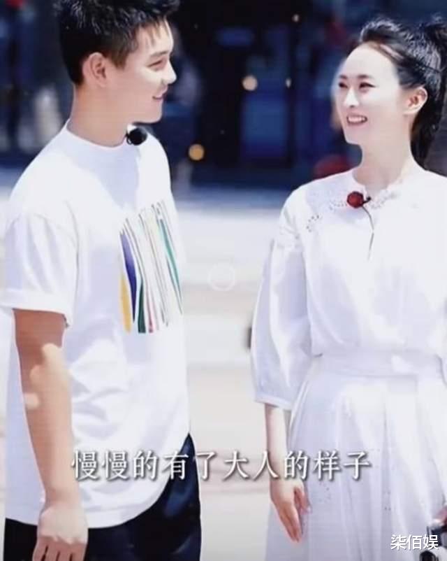 王艳晒19岁儿子，球球暑期狂健身大变样，长成180倒三角肌肉型男