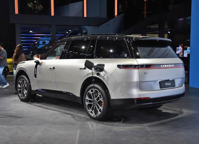 领克这款新6座SUV，配宁德时代骁遥超级增混电池，30.99万起售