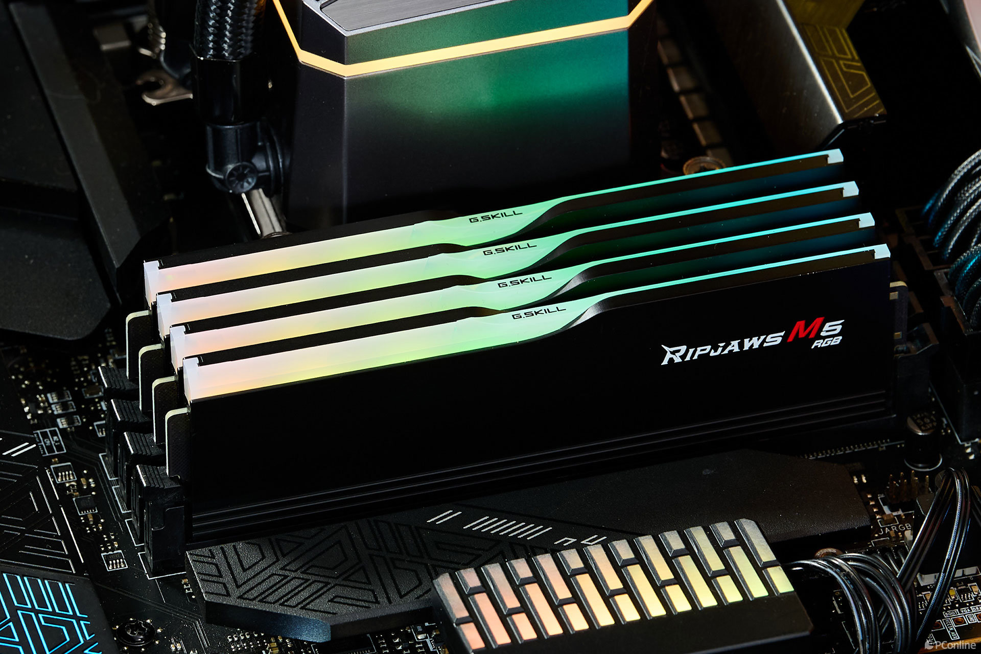 光與力的碰撞：芝奇 Ripjaws M5 RGB 內存圖賞