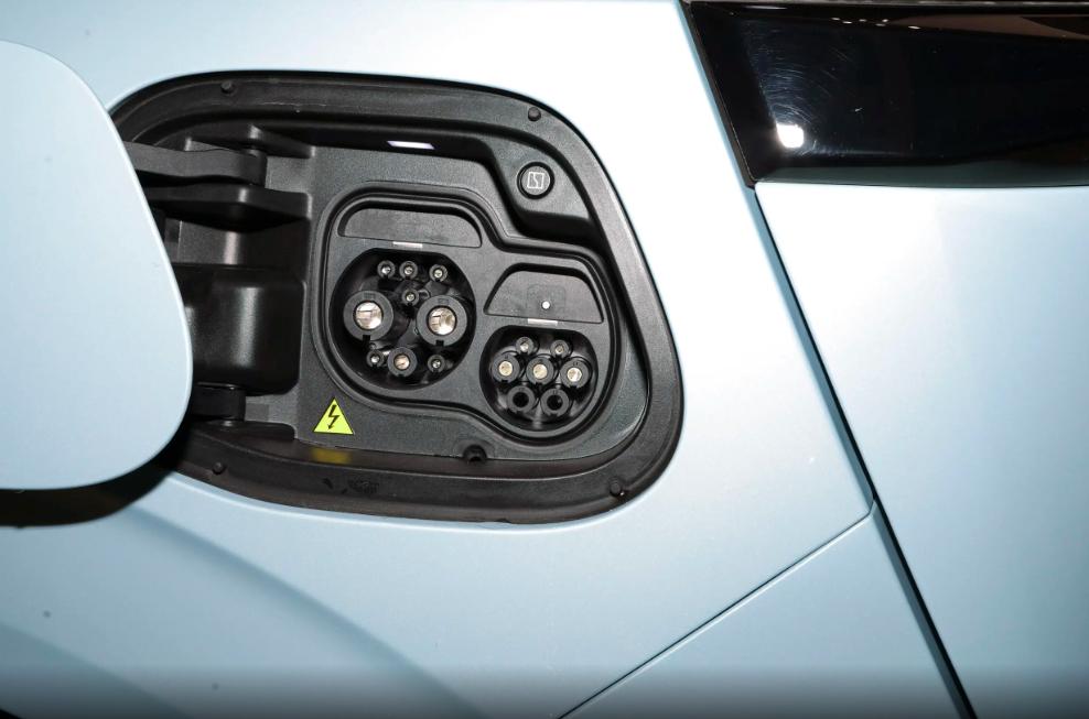 很冷门的中型MPV?27.99万起售,它满身“黑科技”