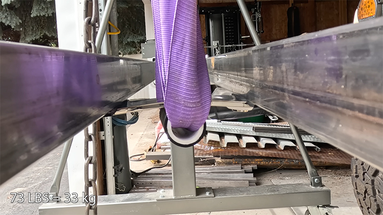 終于有人掰彎iPhone Air，5.6mm的機身能扛約100kg的力