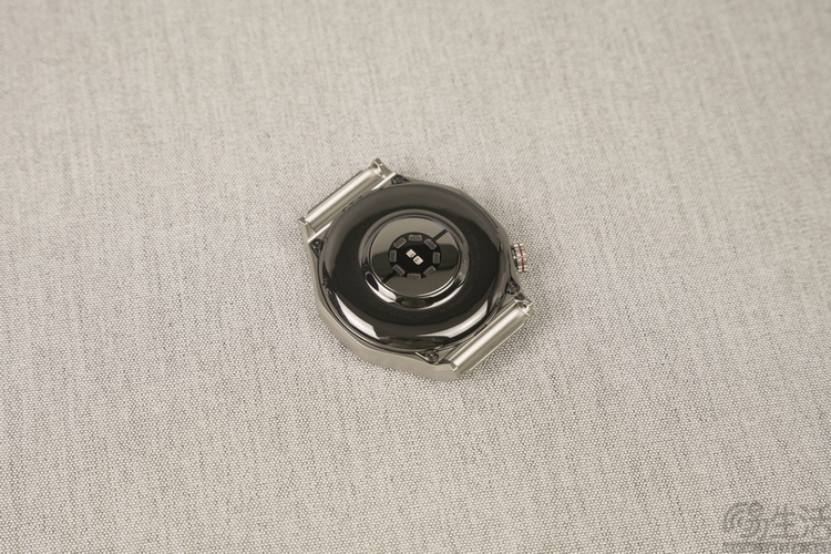 荣耀手表5 Ultra评测:有“钛”度的高端健康表