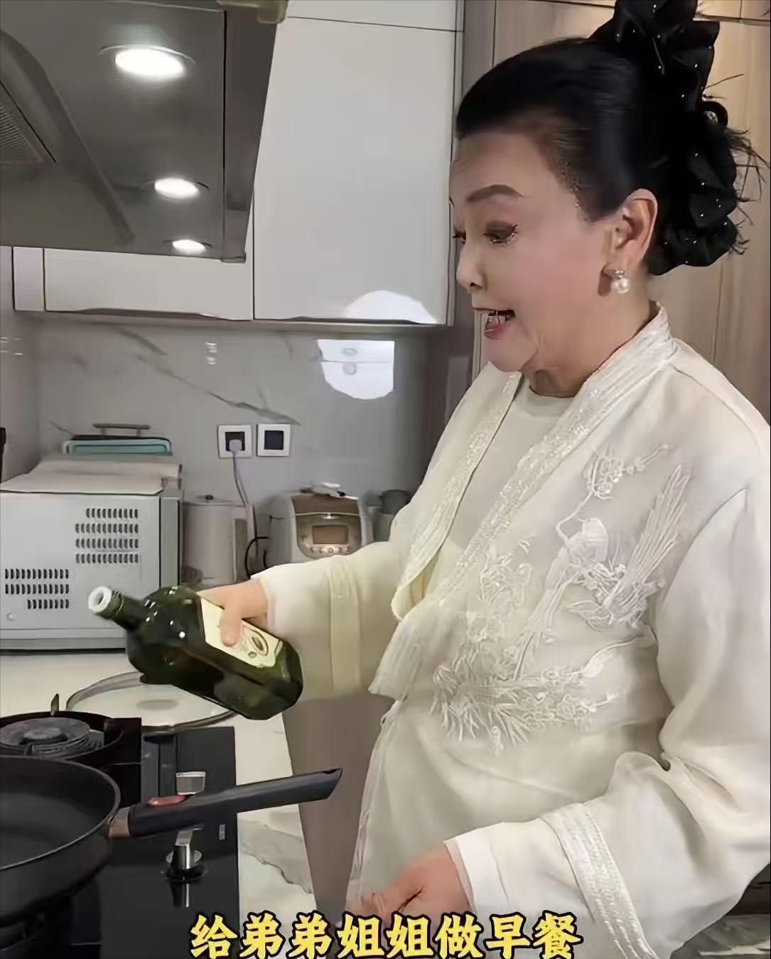 大S一对子女回北京过年！张兰全程陪伴，小箖儿露正脸太像汪小菲