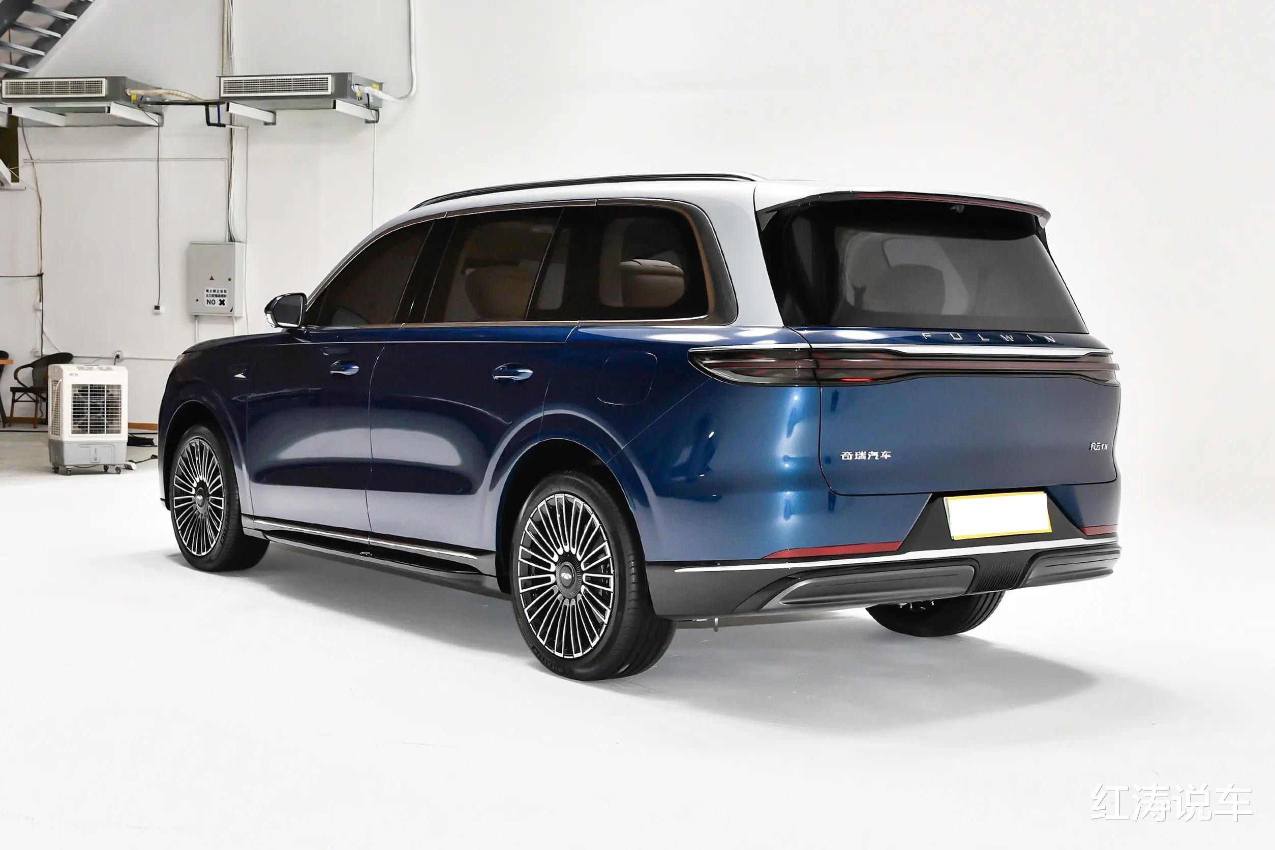 奇瑞打造的大块头，外观很霸气，配30英寸双联屏，问界M9同级别