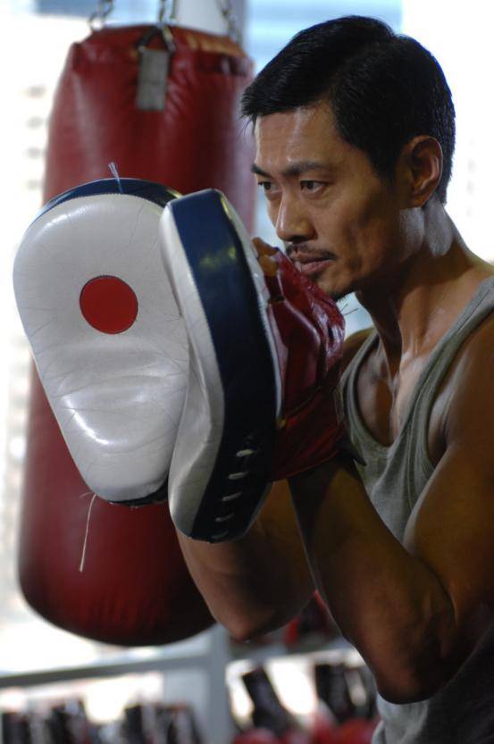 仅仅一个月！香港知名男星暴瘦引关注