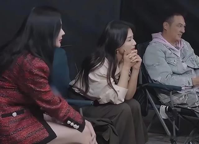 哺乳期走红毯成众矢之的，13年后，她仅用25秒，狠狠打脸内娱