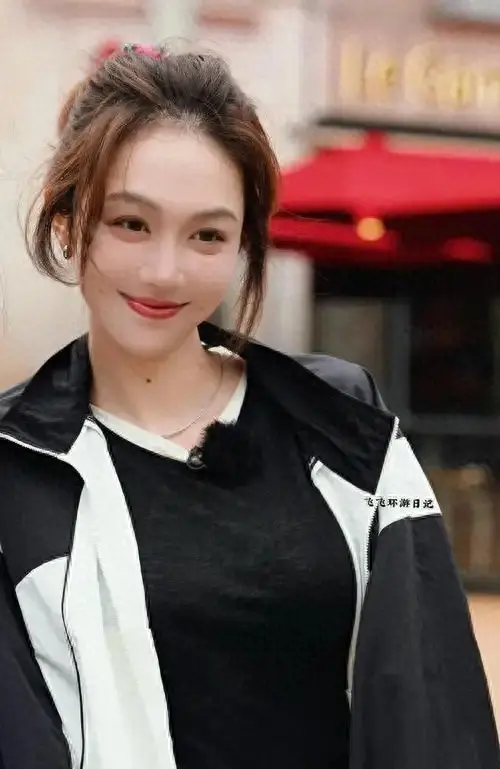 39岁姜妍与老公逛超市被偶遇!网友直呼：宋丹丹当媒人牵线太靠谱