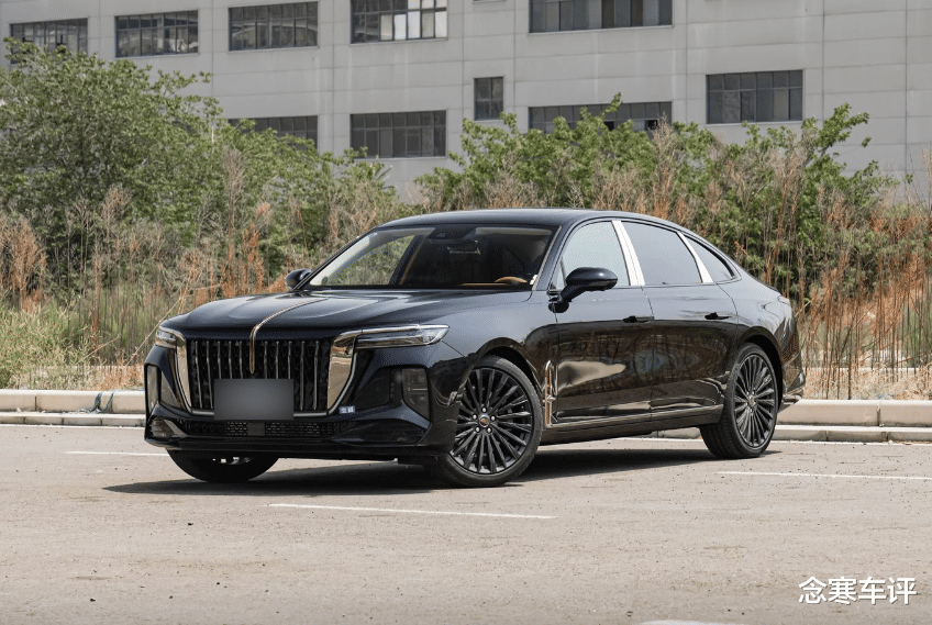 放弃入门版红旗H9!加几万上2.0T中配,后排体验升级,7.8秒加速