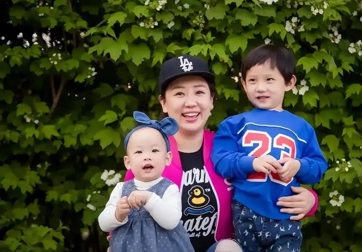 关凌：嫁大17岁丈夫，儿子叫姬关枪，女儿叫姬关花