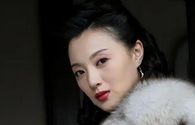 她是最悲惨女演员5次上央视春晚，却遭同行排挤，毁掉大好前程