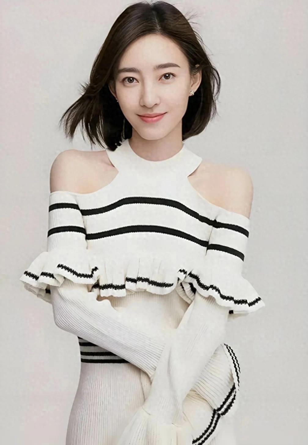 王丽坤：从“查无此人”到百亿女王，又美回来了