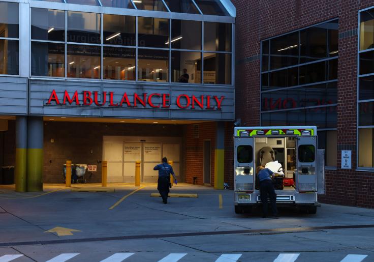 为见AI「女友」，76岁老人命丧途中，Meta聊天机器人酿成惨剧