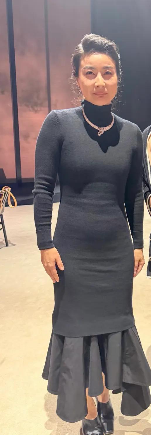 卡地亚晚宴，妖艳四射的巩俐和宋佳，败给了全“裹”出镜的郭晶晶