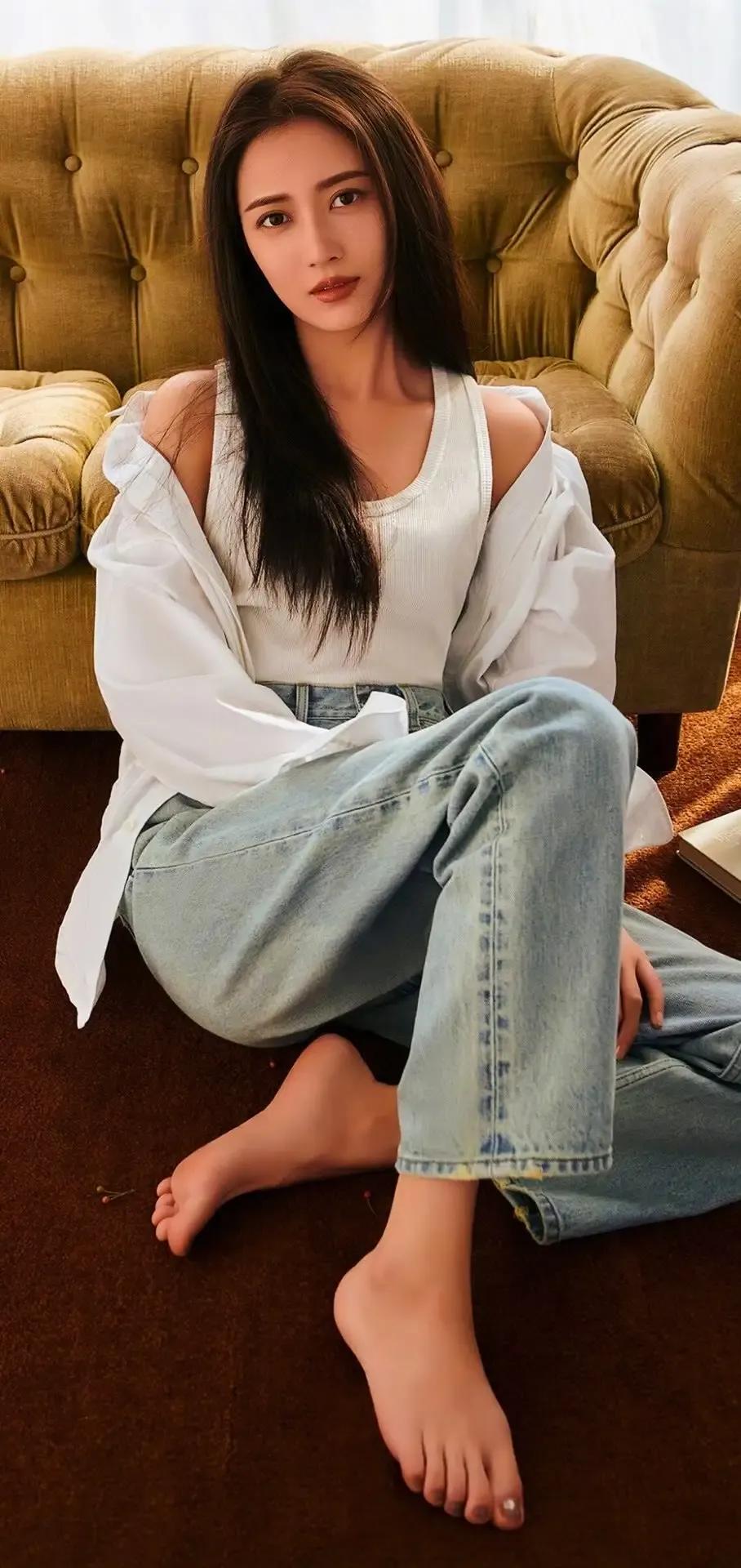 美女陈钰琪:以钝感为盾,在角色中生长!