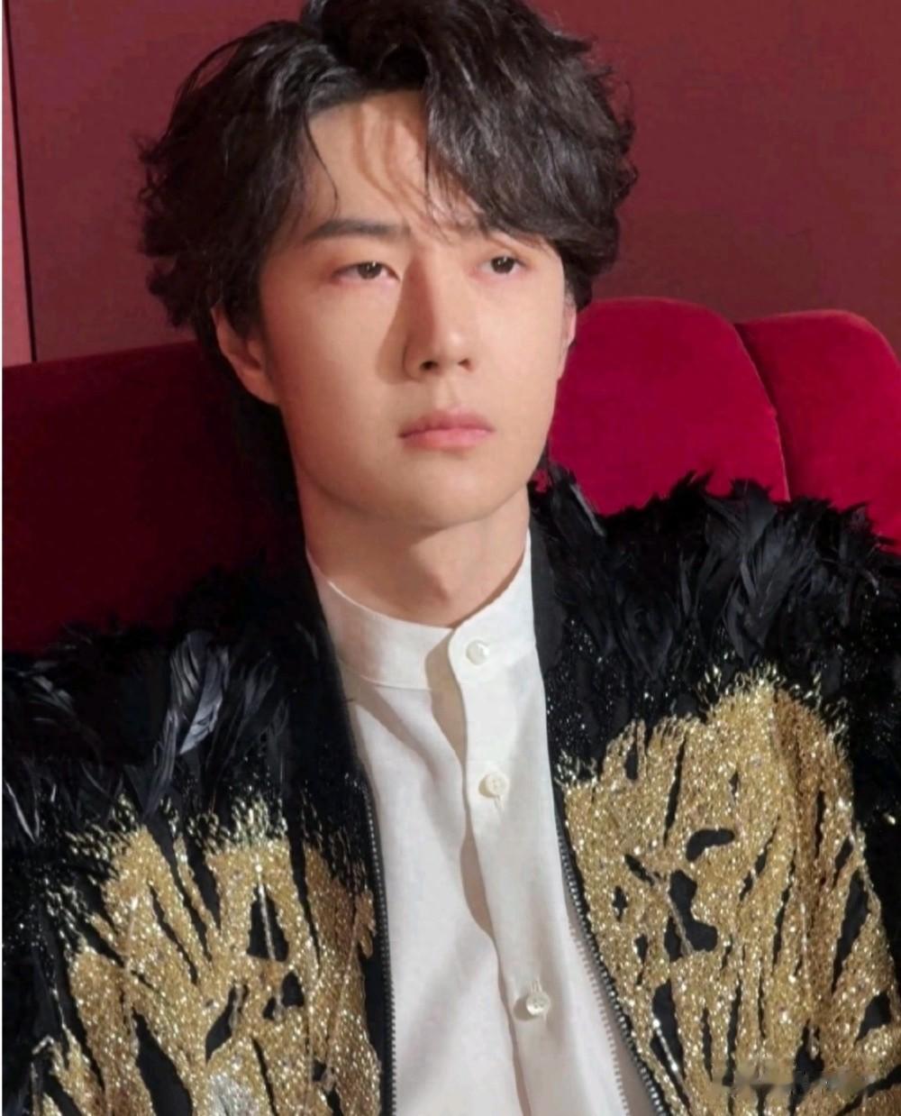 舞台划出白痕，王一博的爆发力有多绝