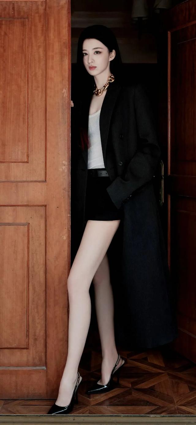 女星图鉴｜王楚然｜纤足玉趾