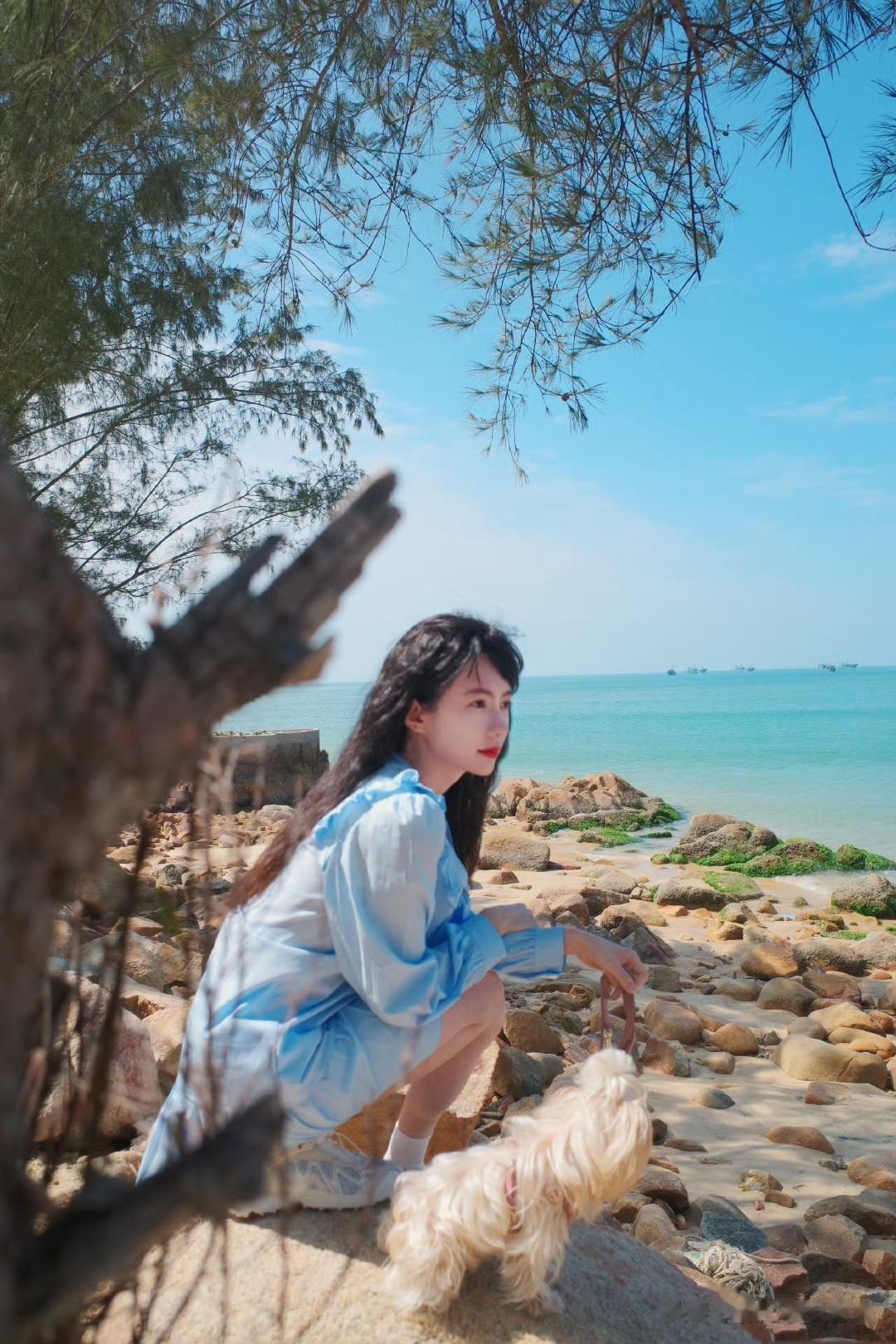 刘萌萌的海边美拍真的太绝了